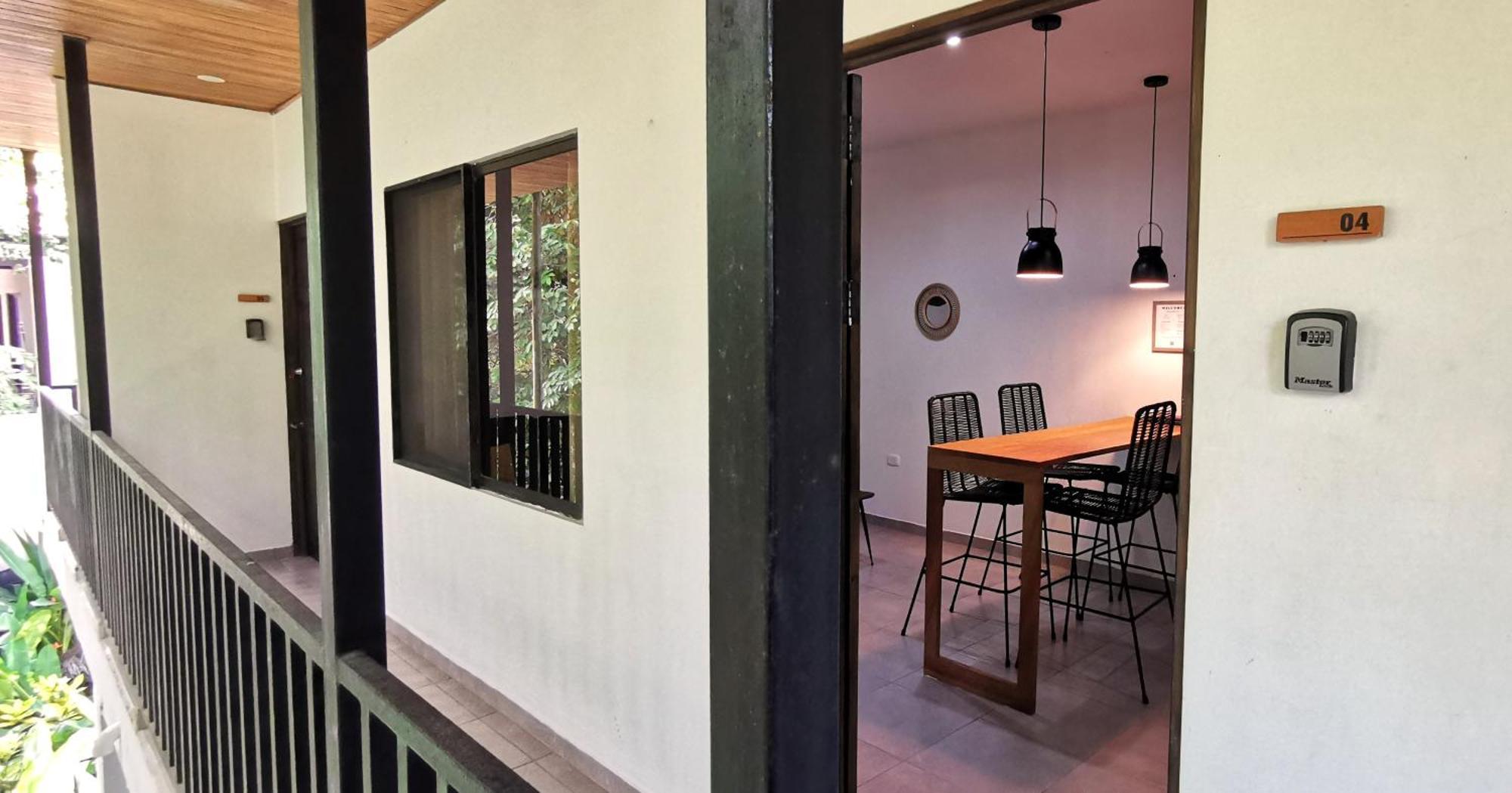 Apartment Riverside - Walk To The In Santa Teresa! Newly Renovated! *
