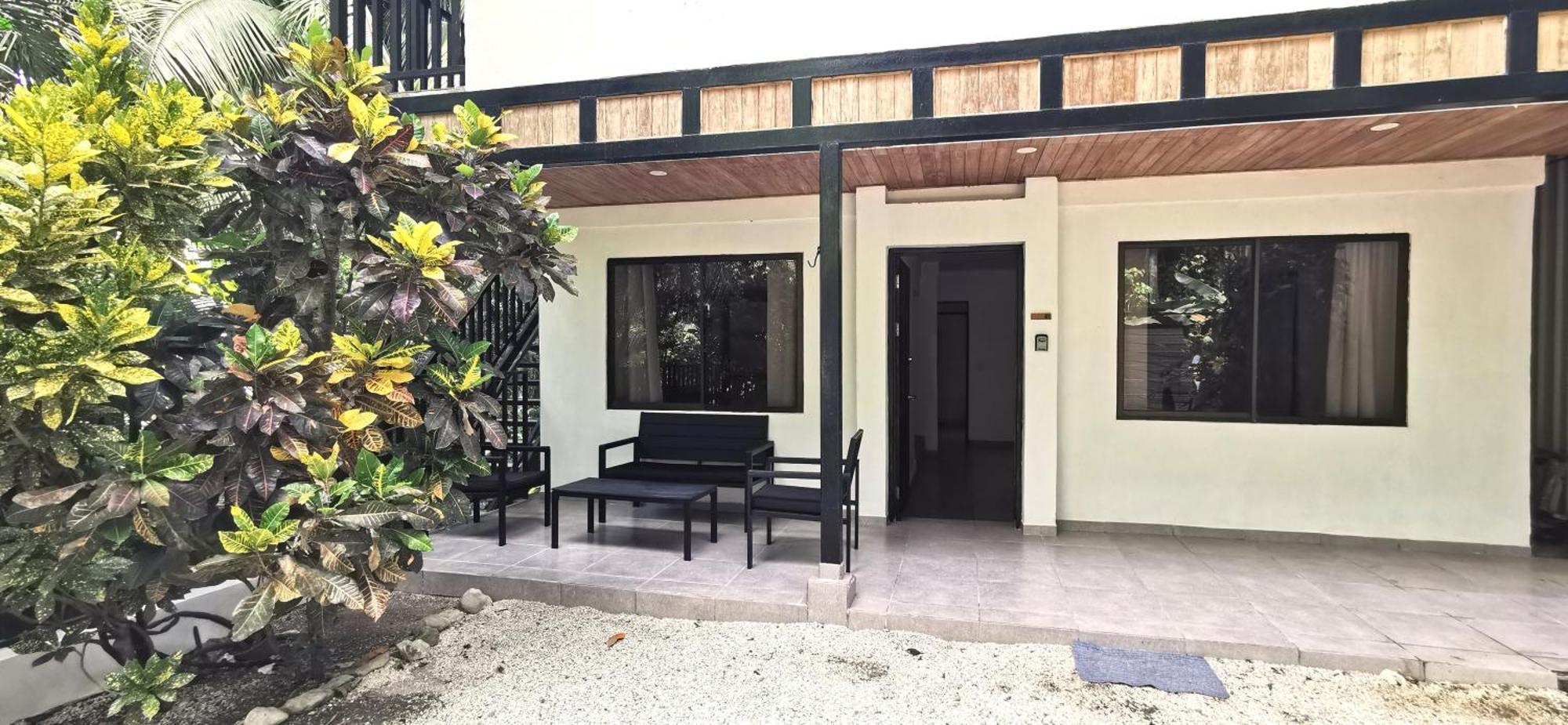 Apartment Riverside - Walk To The In Santa Teresa! Newly Renovated!