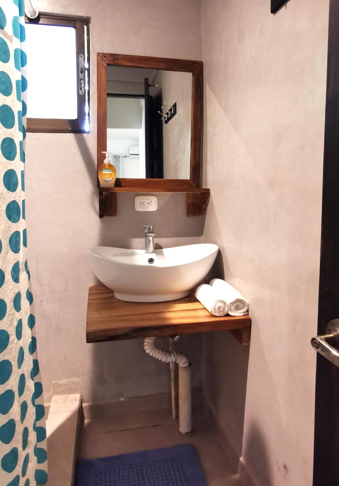 Apartment Riverside - Walk To The In Santa Teresa! Newly Renovated!