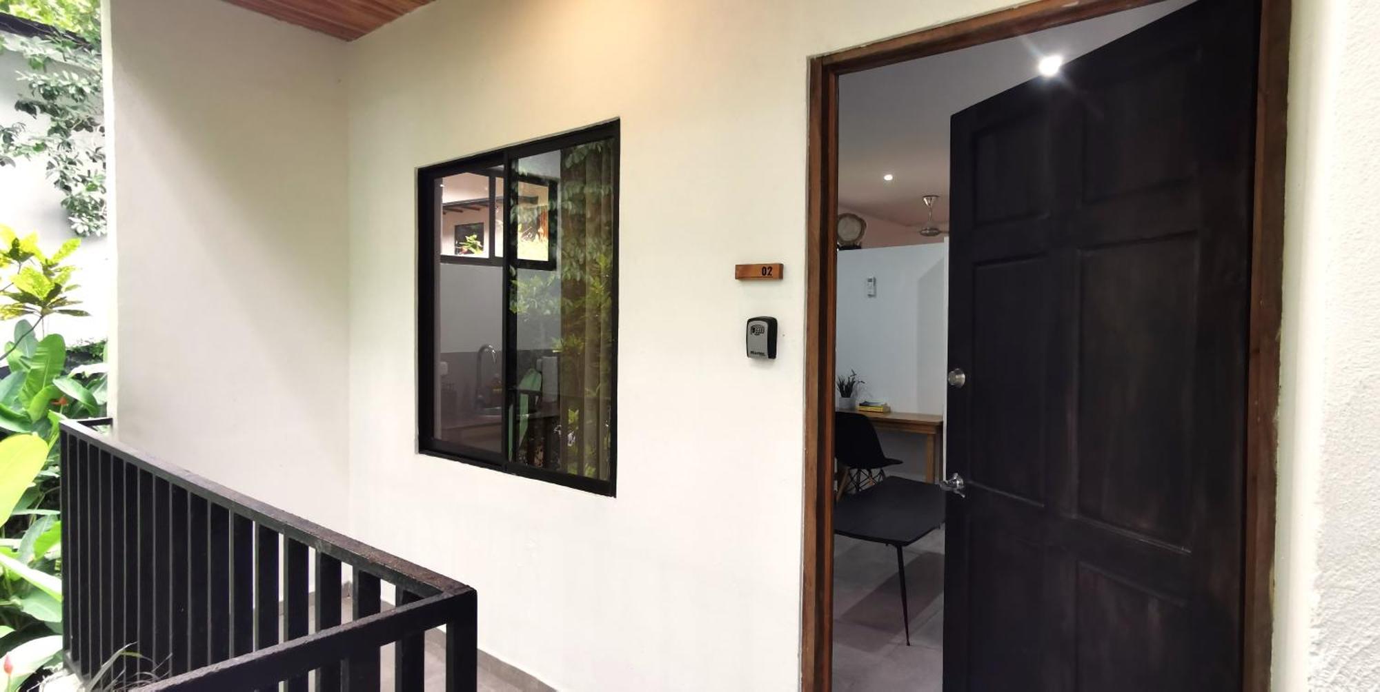 Apartment Riverside - Walk To The In Santa Teresa! Newly Renovated!
