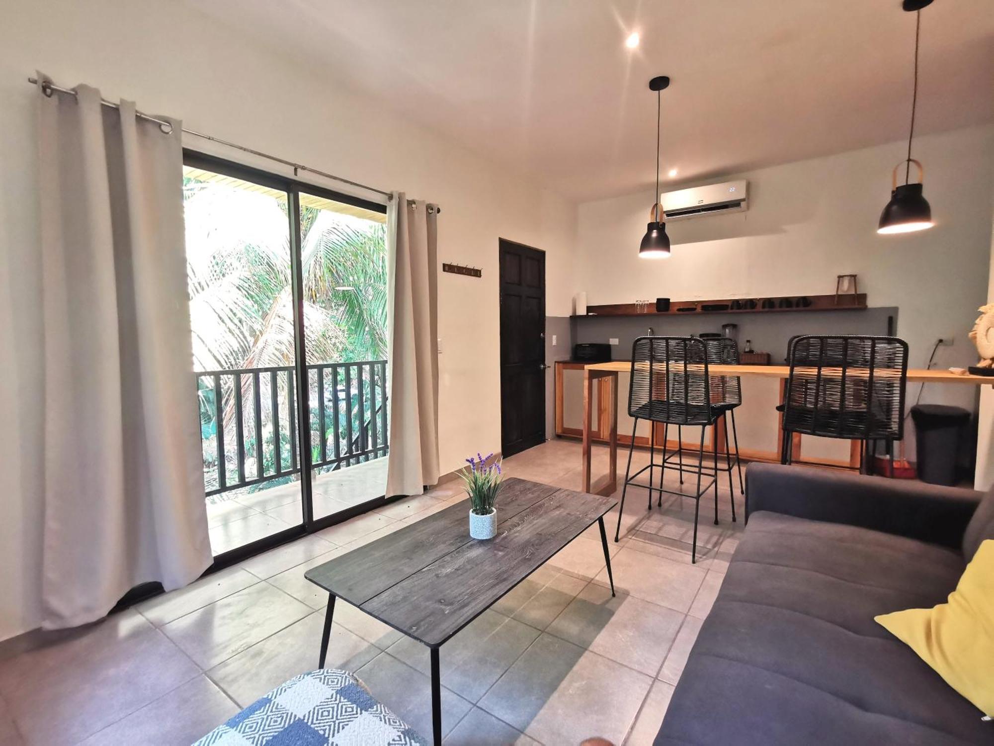 Apartment Riverside - Walk To The In Santa Teresa! Newly Renovated! *