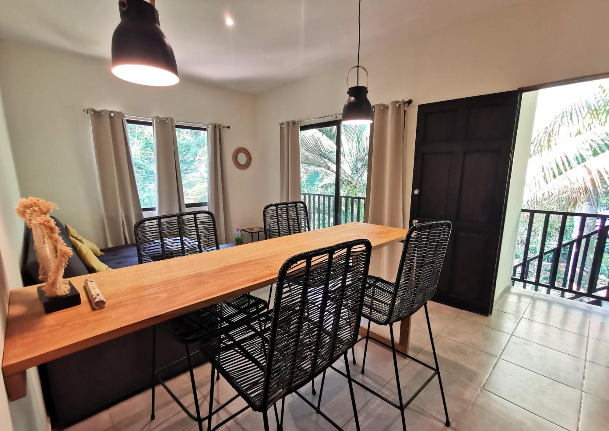 Riverside - Walk To The In Santa Teresa! Newly Renovated! Apartment