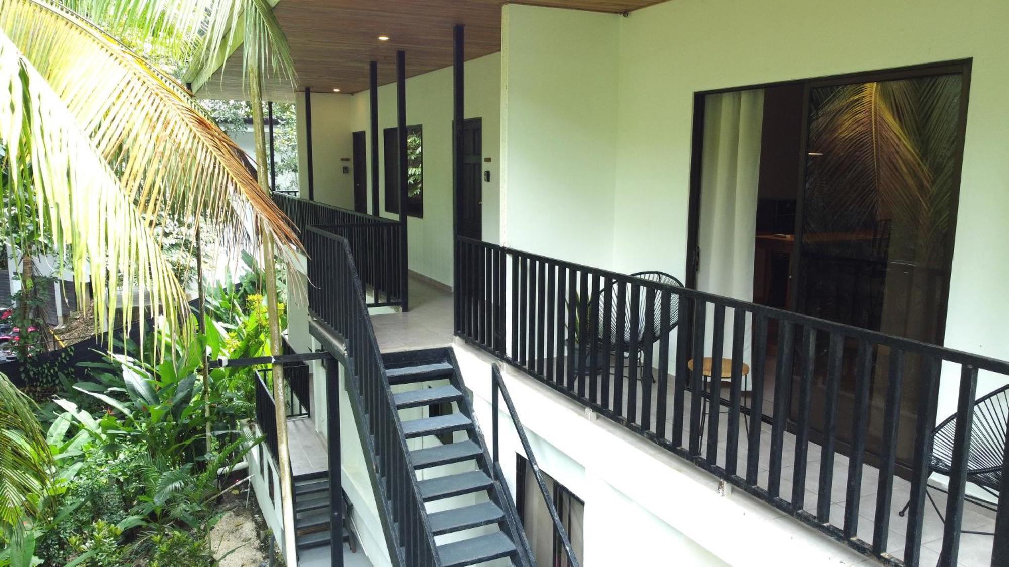 Apartment Riverside - Walk To The In Santa Teresa! Newly Renovated! Playa Santa Teresa (Puntarenas)